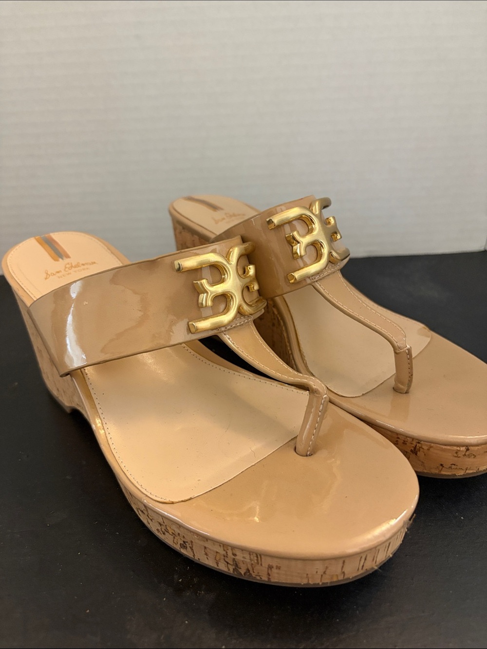 Sam Edelman Beige Patent Cork Wedge Thong Sandals with Gold Logo, Size 9